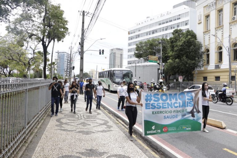 Read more about the article Ato do Movimento #SomosEssenciais cobra abertura das academias no interior de Pernambuco e ampliação do horário de funcionamento